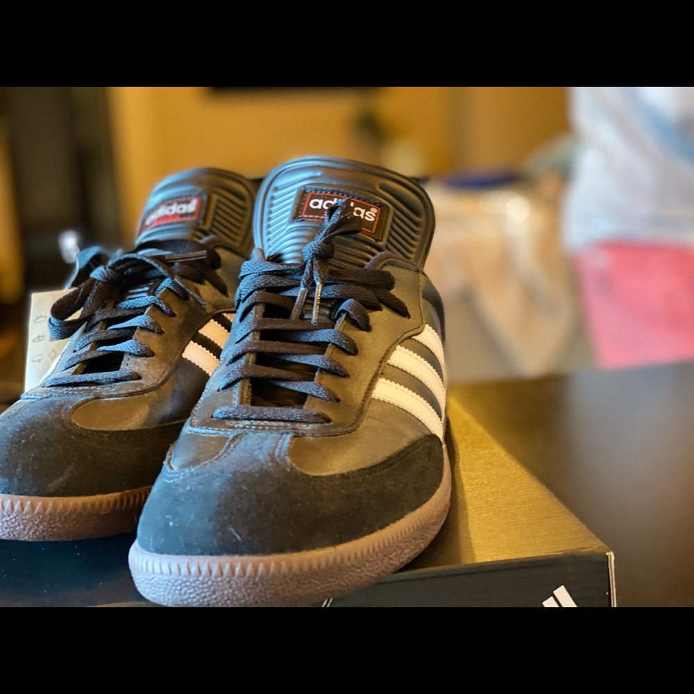 Adidas Samba Classic leather shoe. Size 13